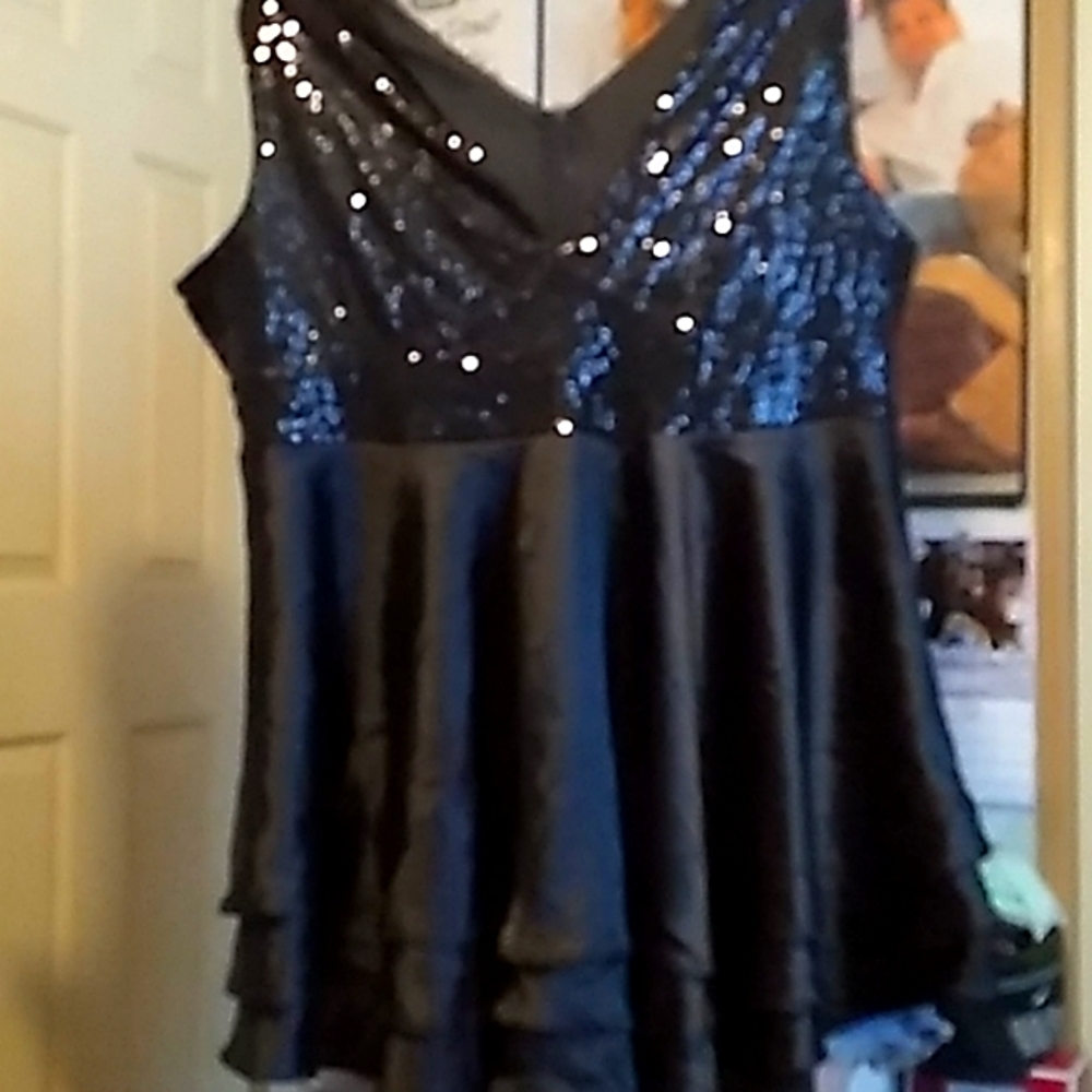 Black prom dress